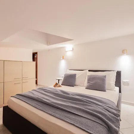Velebos Superior - Spacious Luxury Four-room On 220 M2 - Panoramic View Of The Sea And Islands - Prestigious Location By The Sea To The New Center Of Znjan - Amenities - Free Garage Parking Space Lejlighed