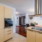 Velebos Superior - Spacious Luxury Four-room On 220 M2 - Panoramic View Of The Sea And Islands - Prestigious Location By The Sea To The New Center Of Znjan - Amenities - Free Garage Parking Space Apartamento Split