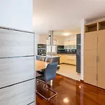 Apartamento Velebos Superior - Spacious Luxury Four-room On 220 M2 - Panoramic View Of The Sea And Islands - Prestigious Location By The Sea To The New Center Of Znjan - Amenities - Free Garage Parking Space