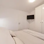 Apartamento Velebos Superior - Spacious Luxury Four-room On 220 M2 - Panoramic View Of The Sea And Islands - Prestigious Location By The Sea To The New Center Of Znjan - Amenities - Free Garage Parking Space *