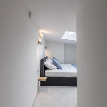 Velebos Superior - Spacious Luxury Four-room On 220 M2 - Panoramic View Of The Sea And Islands - Prestigious Location By The Sea To The New Center Of Znjan - Amenities - Free Garage Parking Space Apartament *