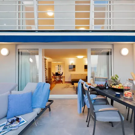 Apartamento Velebos Superior - Spacious Luxury Four-room On 220 M2 - Panoramic View Of The Sea And Islands - Prestigious Location By The Sea To The New Center Of Znjan - Amenities - Free Garage Parking Space
