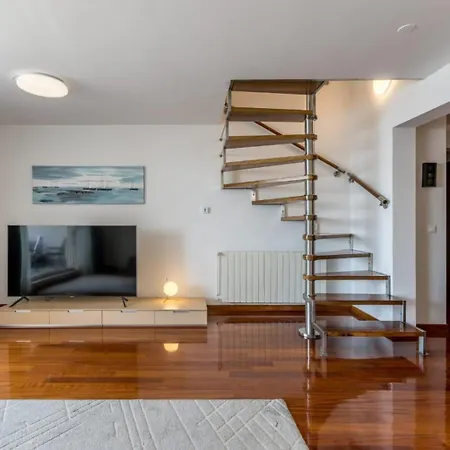 Velebos Superior - Spacious Luxury Four-room On 220 M2 - Panoramic View Of The Sea And Islands - Prestigious Location By The Sea To The New Center Of Znjan - Amenities - Free Garage Parking Space شقة سبليت