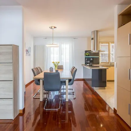 Velebos Superior - Spacious Luxury Four-room On 220 M2 - Panoramic View Of The Sea And Islands - Prestigious Location By The Sea To The New Center Of Znjan - Amenities - Free Garage Parking Space- Buralux *