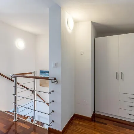 Velebos Superior - Spacious Luxury Four-room On 220 M2 - Panoramic View Of The Sea And Islands - Prestigious Location By The Sea To The New Center Of Znjan - Amenities - Free Garage Parking Space سبليت