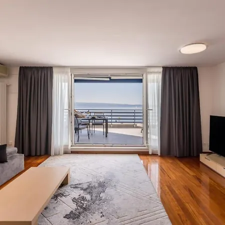 Velebos Superior - Spacious Luxury Four-room On 220 M2 - Panoramic View Of The Sea And Islands - Prestigious Location By The Sea To The New Center Of Znjan - Amenities - Free Garage Parking Space- Buralux * Split