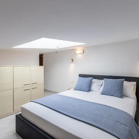 Velebos Superior - Spacious Luxury Four-room On 220 M2 - Panoramic View Of The Sea And Islands - Prestigious Location By The Sea To The New Center Of Znjan - Amenities - Free Garage Parking Space شقة سبليت