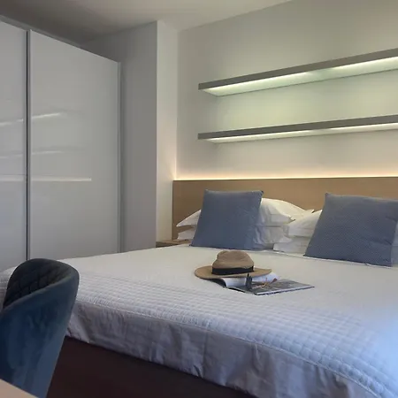 Velebos Superior - Spacious Luxury Four-room On 220 M2 - Panoramic View Of The Sea And Islands - Prestigious Location By The Sea To The New Center Of Znjan - Amenities - Free Garage Parking Space- Buralux Split