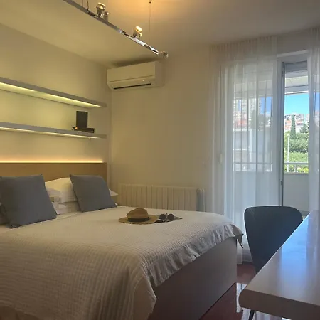 Velebos Superior - Spacious Luxury Four-room On 220 M2 - Panoramic View Of The Sea And Islands - Prestigious Location By The Sea To The New Center Of Znjan - Amenities - Free Garage Parking Space- Buralux Apartment Split