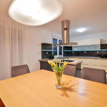 Velebos Superior - Spacious Luxury Four-room On 220 M2 - Panoramic View Of The Sea And Islands - Prestigious Location By The Sea To The New Center Of Znjan - Amenities - Free Garage Parking Space * 스플리트