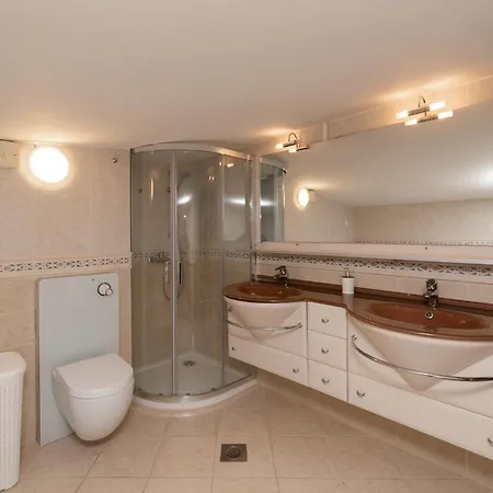 Velebos Superior - Spacious Luxury Four-room On 220 M2 - Panoramic View Of The Sea And Islands - Prestigious Location By The Sea To The New Center Of Znjan - Amenities - Free Garage Parking Space 아파트 스플리트