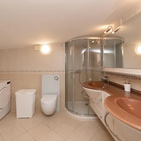 Velebos Superior - Spacious Luxury Four-room On 220 M2 - Panoramic View Of The Sea And Islands - Prestigious Location By The Sea To The New Center Of Znjan - Amenities - Free Garage Parking Space 스플리트