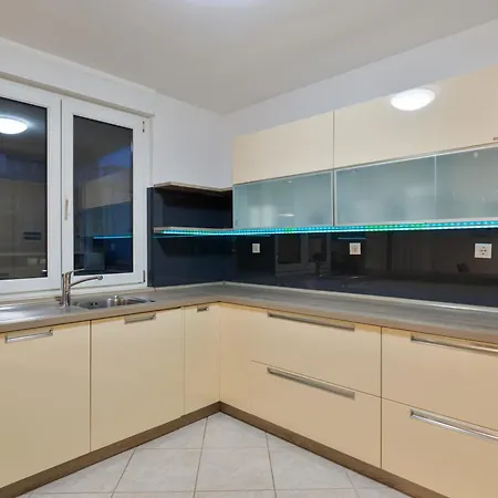 Velebos Superior - Spacious Luxury Four-room On 220 M2 - Panoramic View Of The Sea And Islands - Prestigious Location By The Sea To The New Center Of Znjan - Amenities - Free Garage Parking Space 아파트
