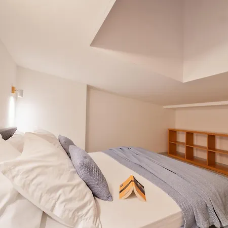 아파트 Velebos Superior - Spacious Luxury Four-room On 220 M2 - Panoramic View Of The Sea And Islands - Prestigious Location By The Sea To The New Center Of Znjan - Amenities - Free Garage Parking Space