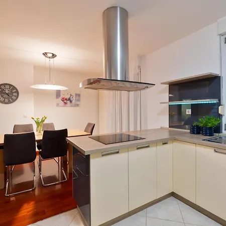 Velebos Superior - Spacious Luxury Four-room On 220 M2 - Panoramic View Of The Sea And Islands - Prestigious Location By The Sea To The New Center Of Znjan - Amenities - Free Garage Parking Space 아파트 *
