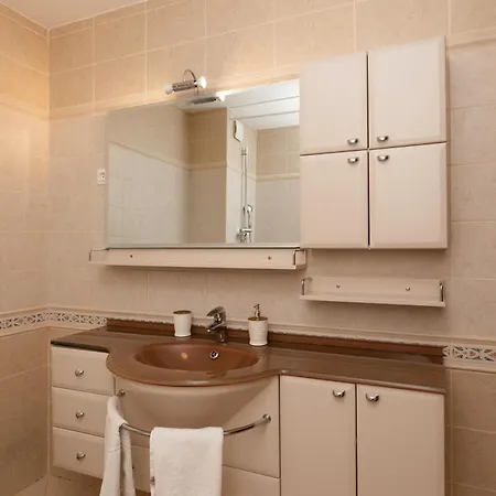 Velebos Superior - Spacious Luxury Four-room On 220 M2 - Panoramic View Of The Sea And Islands - Prestigious Location By The Sea To The New Center Of Znjan - Amenities - Free Garage Parking Space 아파트 스플리트